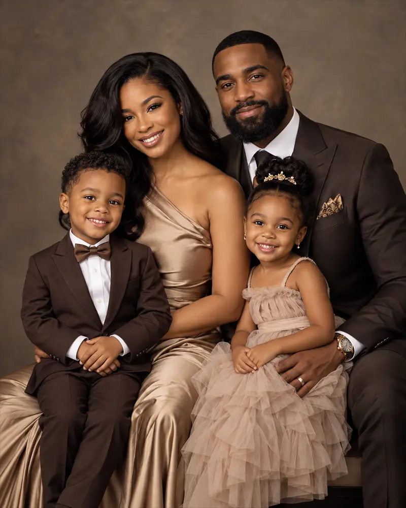 Family portrait photographed in studio at Éniary Studio